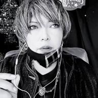 -ハヤ。-🦋-ピストル-黒夢