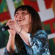 成御天音 (ナルミアマネ)